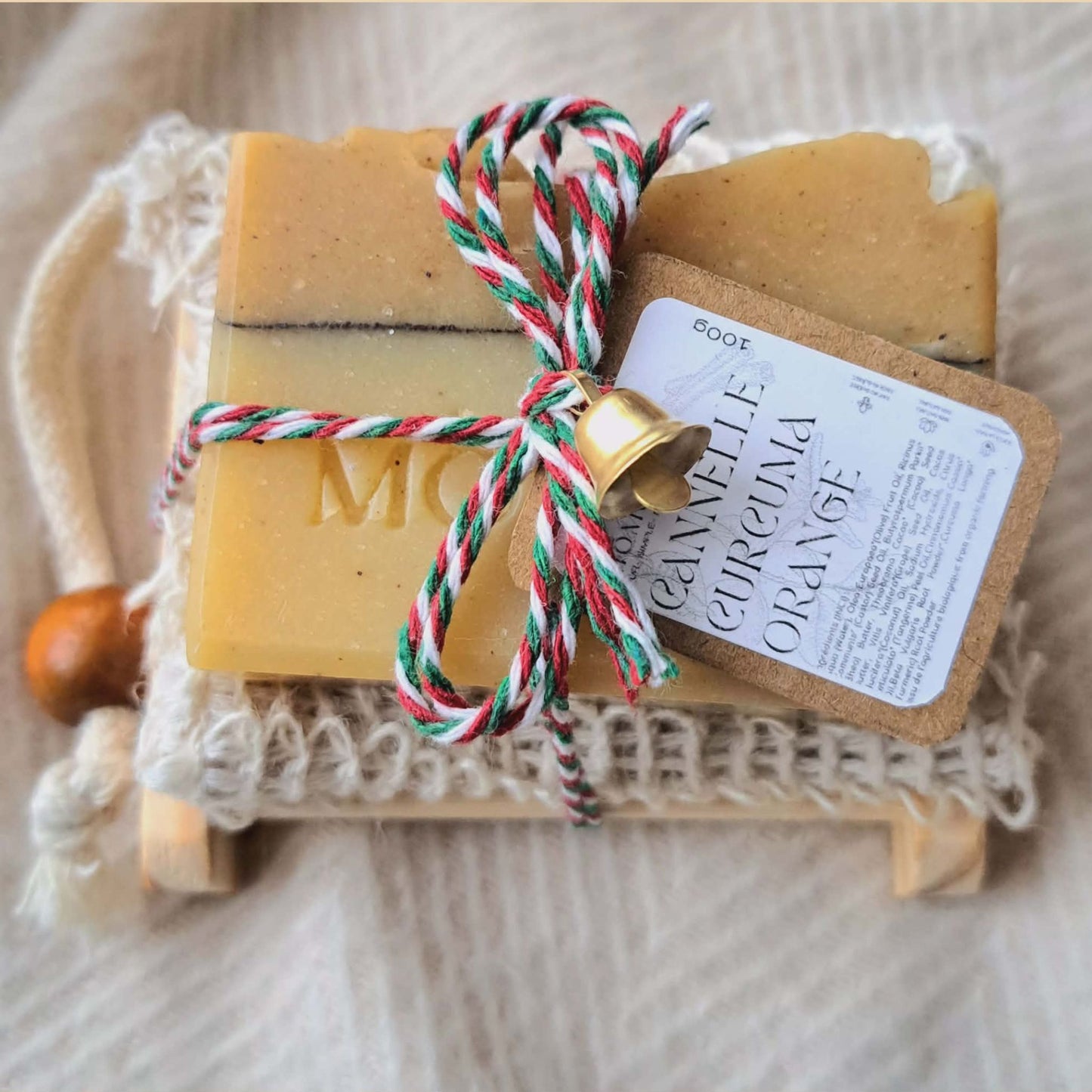 Trio savon-porte savon et pochette exfoliante
