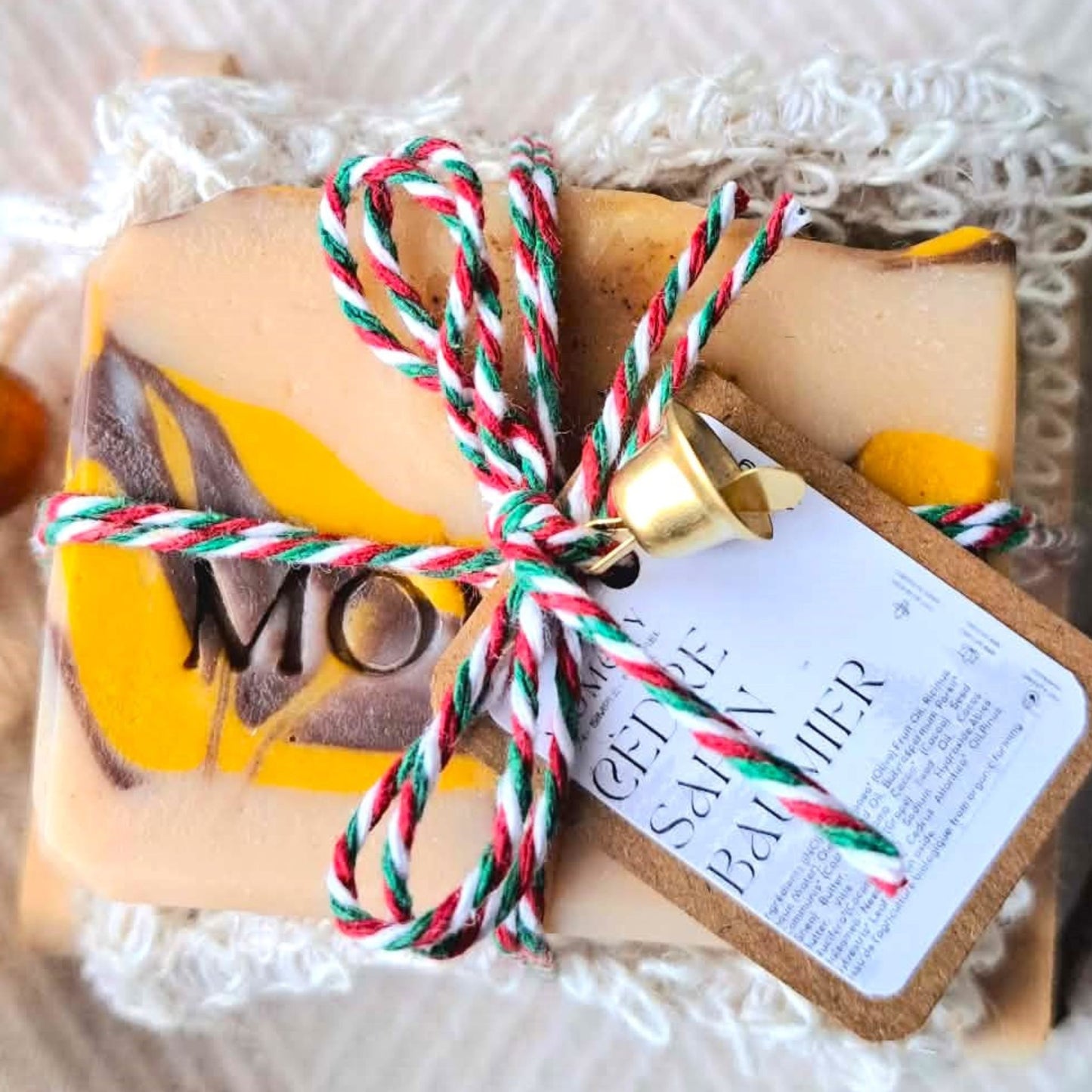 Trio savon-porte savon et pochette exfoliante